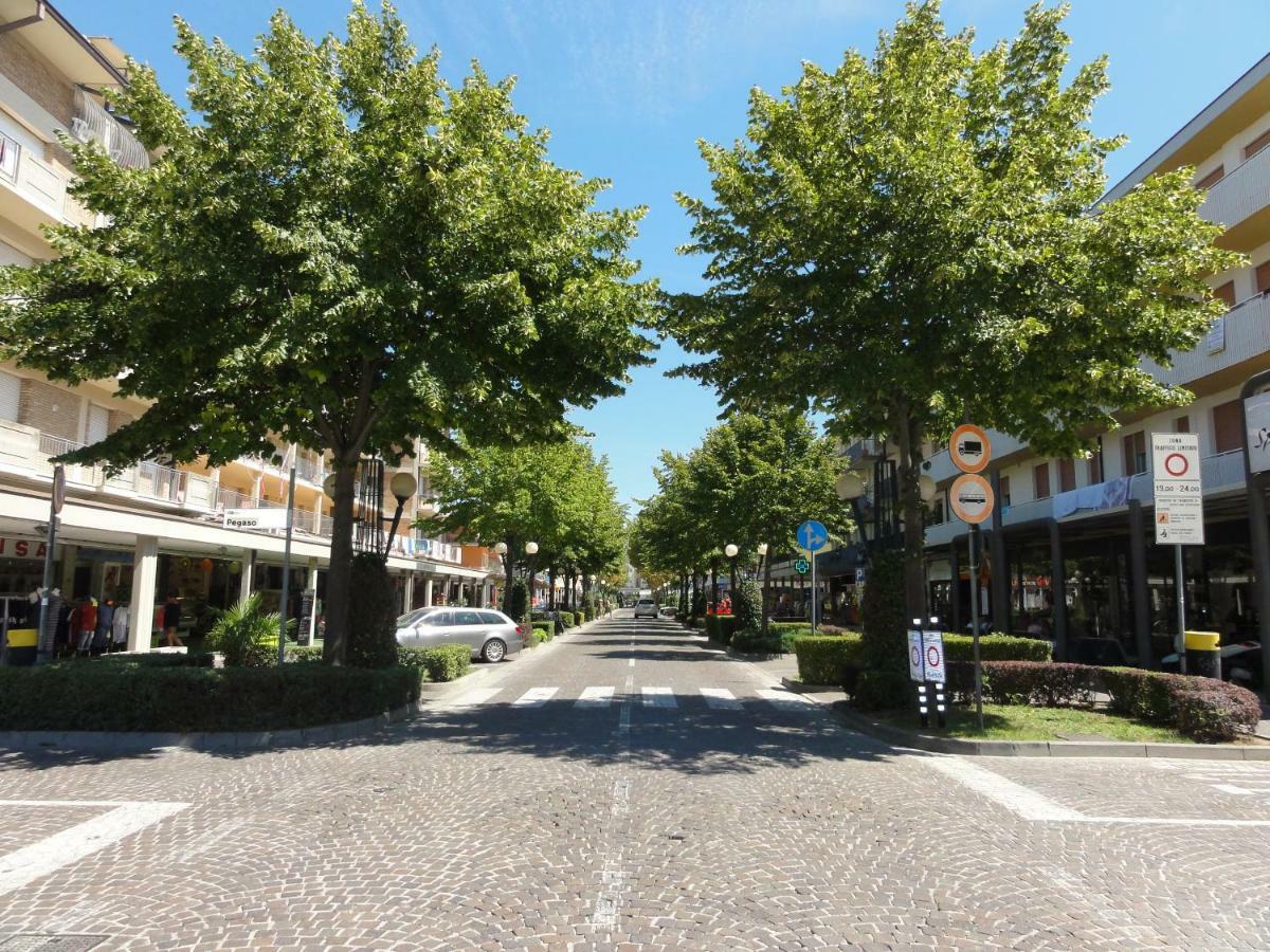Villa Livenza Bibione Bagian luar foto